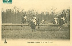 COURSES D' AUTEUIL-LE SAUT DU MUR