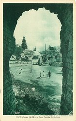 NICE. CIMIEZ (A.M.) - SOUS L'ENTREE DES ARENES